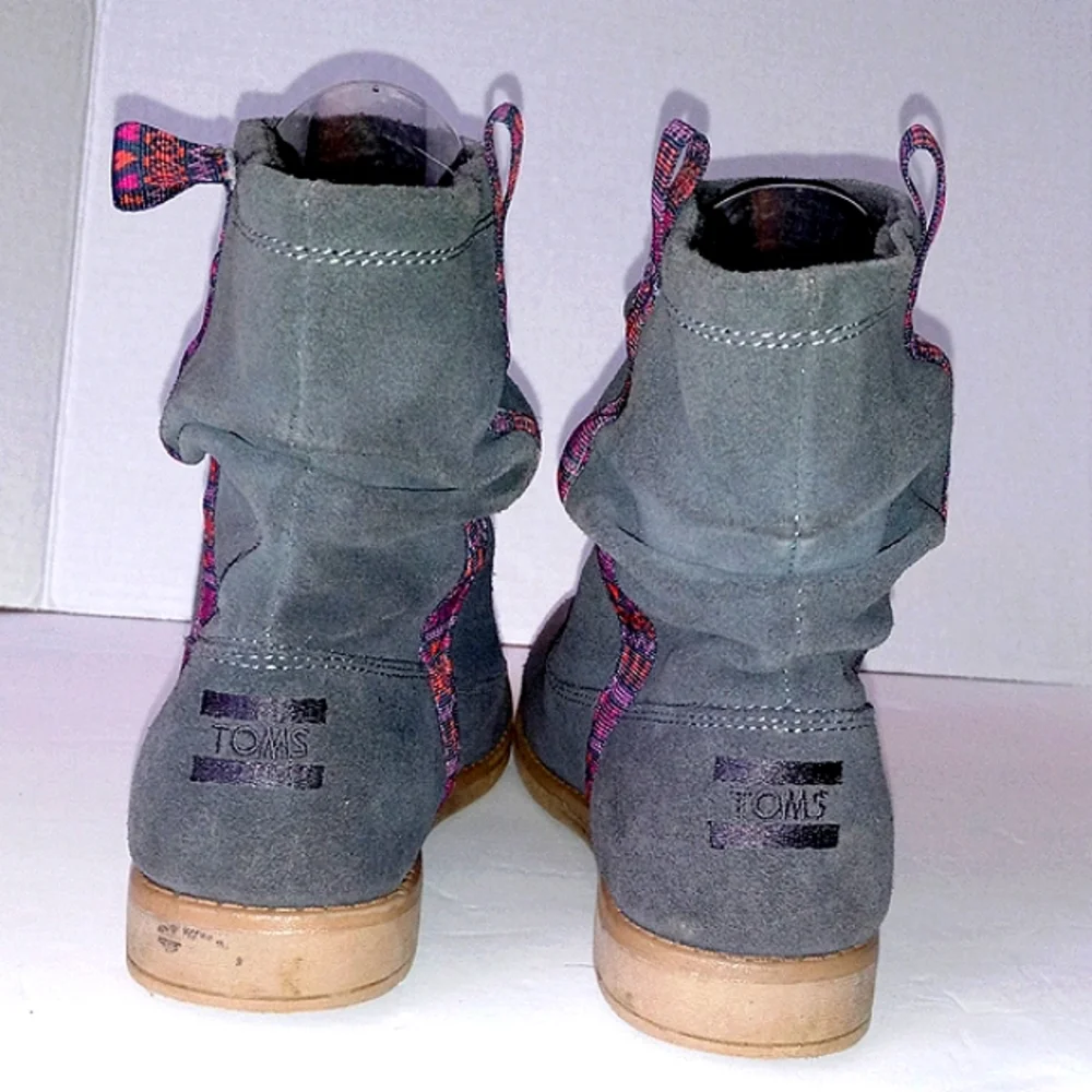 TOMS slouchy gray pull on Aztec detailed ankle boots size 4